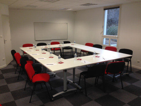 Office: Place Bichon, Angers, 49100