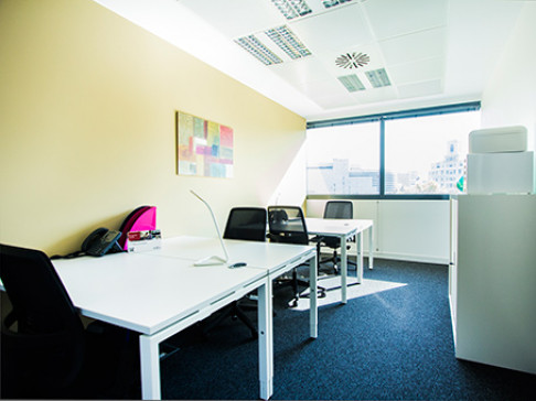 Office: Plaza Catalunya, 4th floor, Triangle Building, Barcelona, 8002