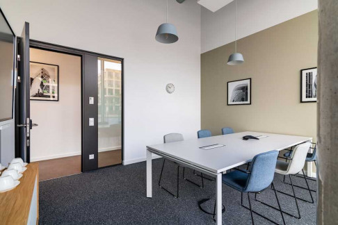 Office: Basler Strasse 3, Bad Homburg, 61352