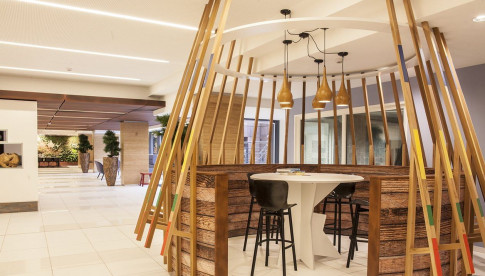Office: Louise Center, Avenue Louise, Brussels, 1050