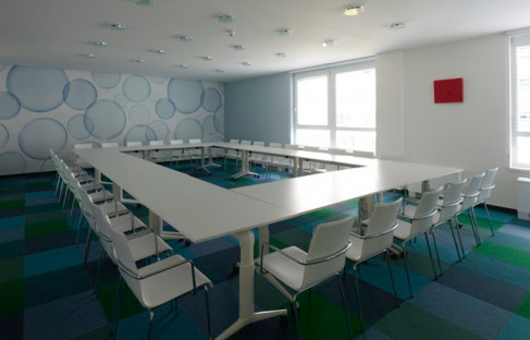 Office: Greenpoint, Kethly Anna ter 1, Budapest