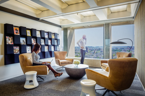 Office: Business District, Hungtington Avenue, Boston 2115