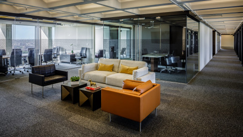 Office: Business District, Hungtington Avenue, Boston 2115