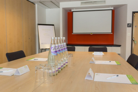 Office: Business & Technology Centre, Bessemer Drive, Stevenage, SG1