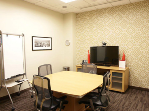 Office: California, Gateway Plaza, Magic Mountain Parkway, Valencia, CA 91355
