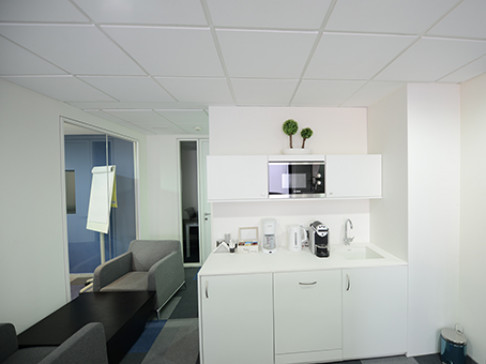 Office: Liberte Place, 20/26 rue Bassatines, Casablanca