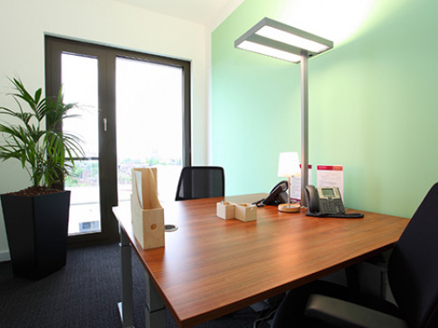 Office: Deutz Cubus, 6th Floor, Cologne, 51103