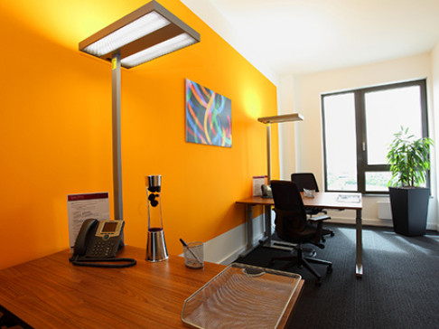 Office: Deutz Cubus, 6th Floor, Cologne, 51103