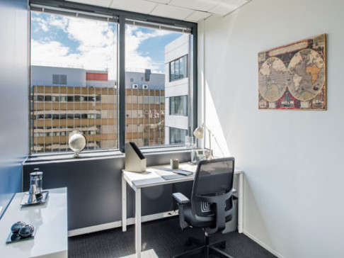 Office: Parc des Couronnes, Le V, Courbevoie, 92400