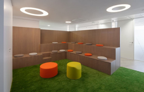 Office: Cuzco, Plantas 18 y 19, Madrid, 28046