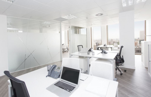 Office: Cuzco, Plantas 18 y 19, Madrid, 28046