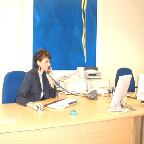 Office: Daws Lane Business Centre, London, NW7