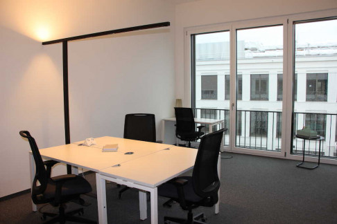 Office: Johanna-Kinkel-Strasse 1-2, Regensburg, 93049