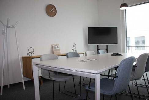 Office: Johanna-Kinkel-Strasse 1-2, Regensburg, 93049