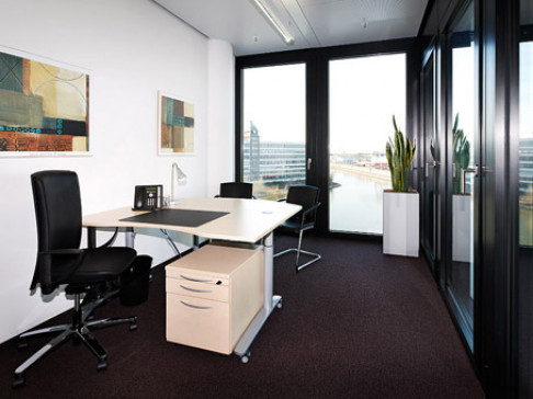 Office: Hafenspitze Medienhafen, Speditionstrasse 21, Dusseldorf, 40221