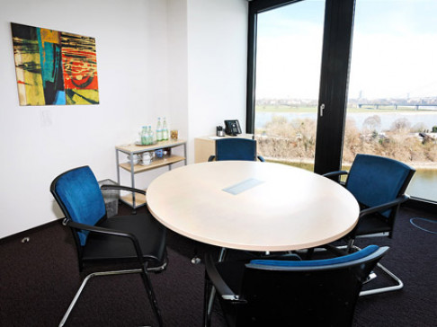 Office: Hafenspitze Medienhafen, Speditionstrasse 21, Dusseldorf, 40221