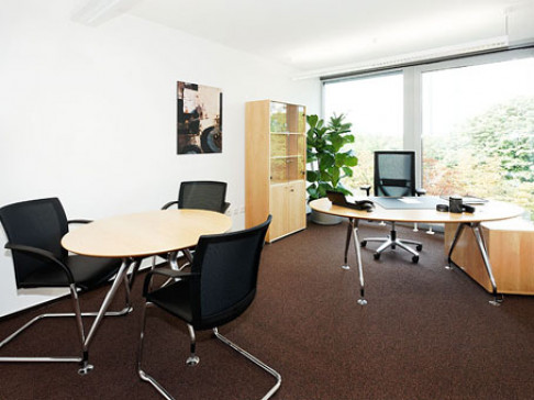 Office: Königsallee, 4th + 5th floor, Dusseldorf, 40212
