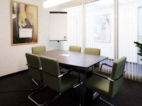 Office: Koenigsallee, Dusseldorf, 40215