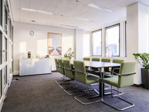 Office: Koenigsallee, Dusseldorf, 40215