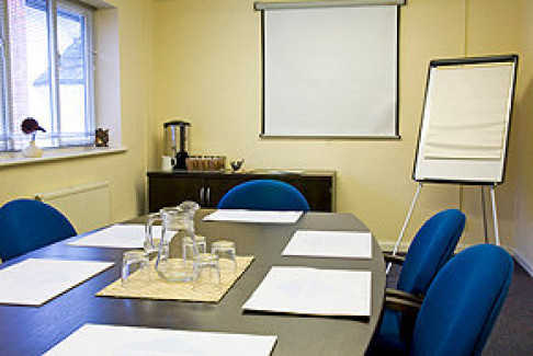 Office: Eaton Place Business Centre, Washway Road, Sale, M33