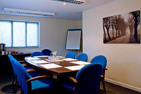 Office: Eaton Place Business Centre, Washway Road, Sale, M33