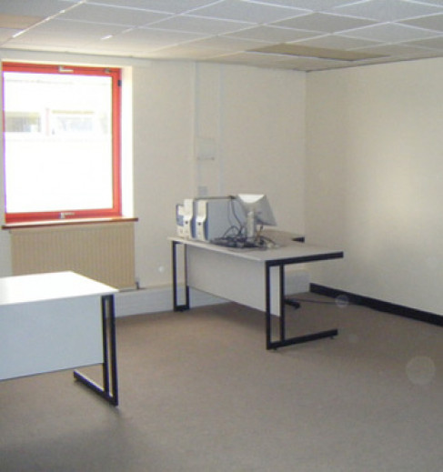 Office: Elles House, Farnborough, GU16
