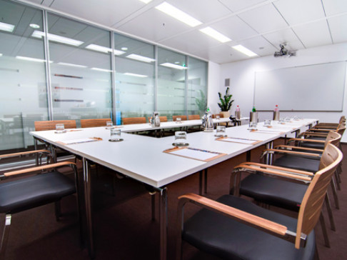 Office: OpernTurm, Frankfurt, 60306