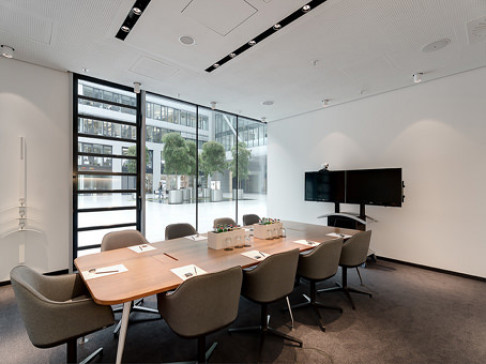 Office: THE SQUAIRE Business Center, THE SQUAIRE 12, Frankfurt, 60549