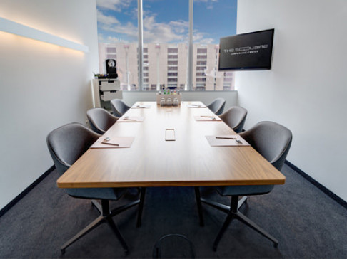 Office: THE SQUAIRE Business Center, THE SQUAIRE 12, Frankfurt, 60549