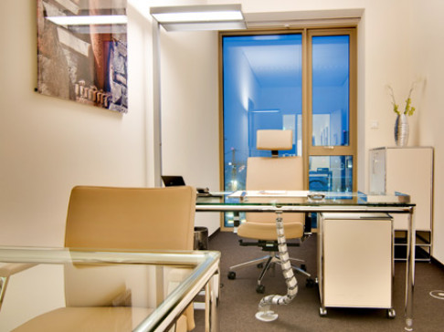 Office: Tower 185, Friedrich-Ebert-Anlage, Frankfurt, 60327