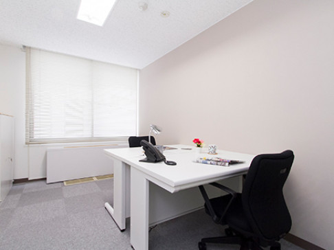 Office: Hakataeki Chikushiguchi Centre, 5F & 6F Sun Life Dai-3 Building, Fukuoka, 812-0013