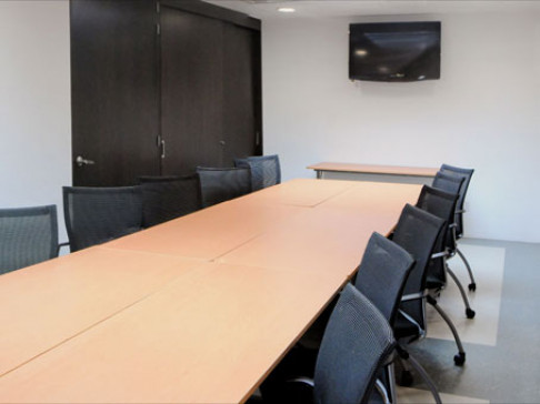 Office: Puerta del Hierro, Avenida Real Acueducto 360, Guadalajara