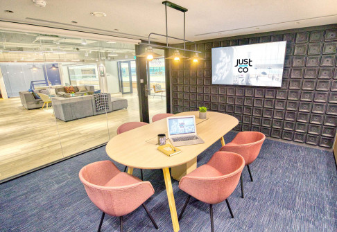 Office: Hung Tai Financial Plaza - Taipei, Levels 9-10, No. 156, Hung Tai Financial Plaza, Taipei City 105402