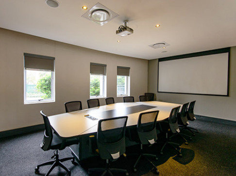 Office: Hyde Park, Hutton Court North, Johannesburg