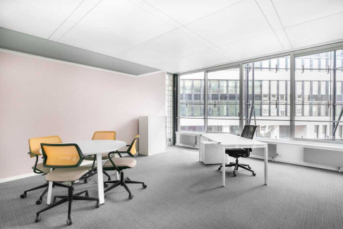 Office: Knesebeckstrasse 62, Berlin, 10719