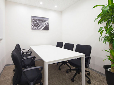 Office: Karasuma, 4F/5F Sanjo COHJU building, Kyoto, 604 8136