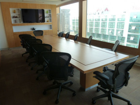 Office: Real Ocho San Isidro, Av. Sto. Toribio 173 y Via Central 125, Lima, 27
