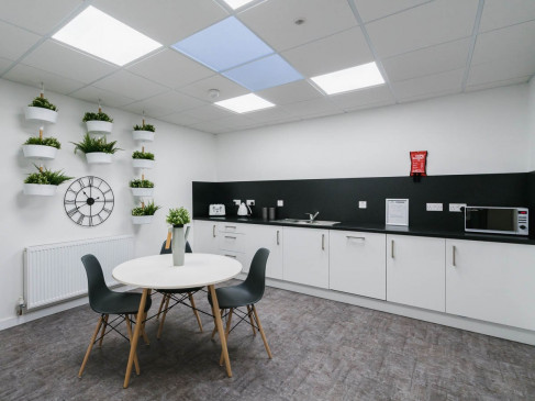Office: West, 5 Fleming Road, Livingston, EH54 7BN