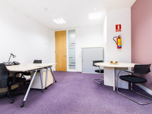 Office: Pinar-Salamanca District, Pinar, 5, Madrid, 28006
