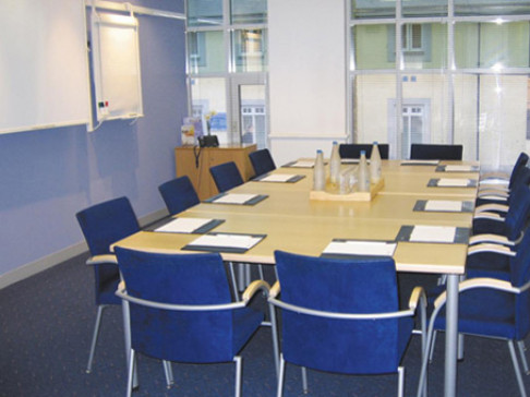 Office: Broadway, Siena Court, Maidenhead, SL6 1NJ