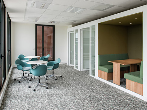 Office: Val d'Europe, Gare - Citalium, Avenue de L'Europe, Montevrain, 77144