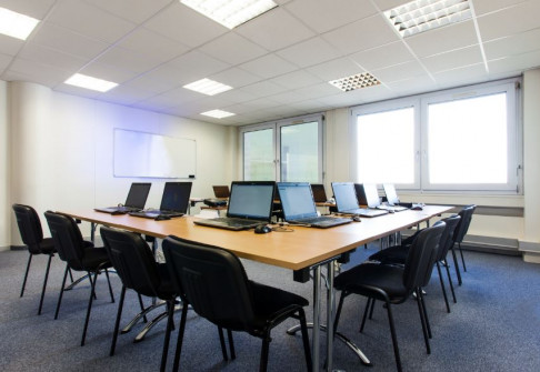 Office: Boulevard Vincent G, Nantes, 44262