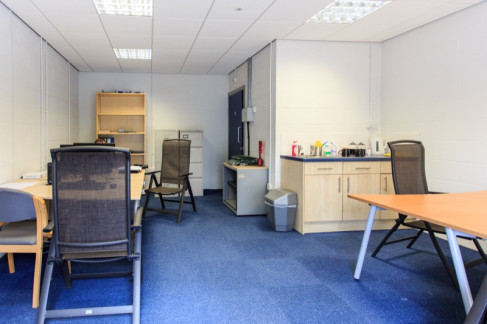 Office: Brunel Industrial Estate, Newark, NG24 2TT
