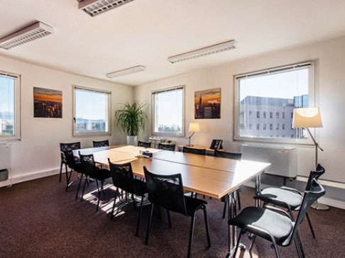 Office: Arenas, 455 Promenade des Anglais, Nice, 6206