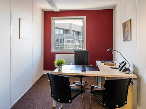 Office: Arenas, 455 Promenade des Anglais, Nice, 6206