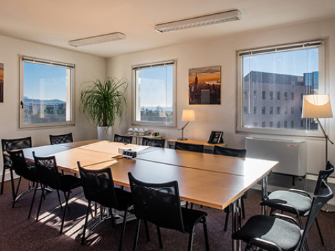 Office: Arenas, 455 Promenade des Anglais, Nice, 6206