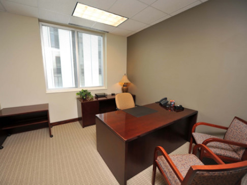 Office: North Carolina, Southpark Fairview Office Suites Plus, 5960 Fairview Road, Charlotte, NC 28210