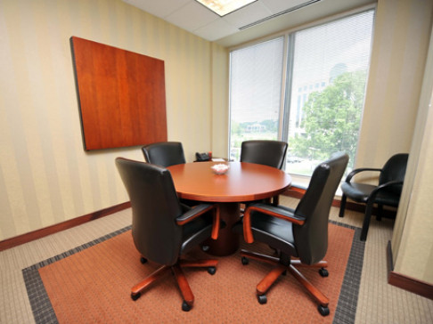 Office: North Carolina, Southpark Fairview Office Suites Plus, 5960 Fairview Road, Charlotte, NC 28210