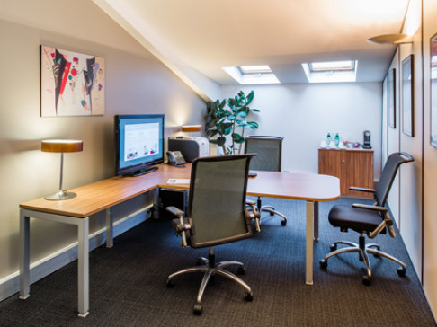 Office: Auteuil, 27/29 Rue Raffet, Paris, 75016