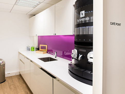 Office: Batignolles, 115 rue Cardinet, Paris, 75831
